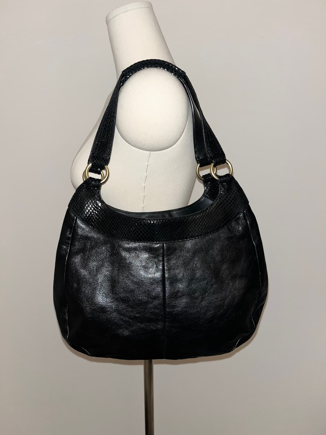 Coach allblack spangle shoulder bag 상품이미지5