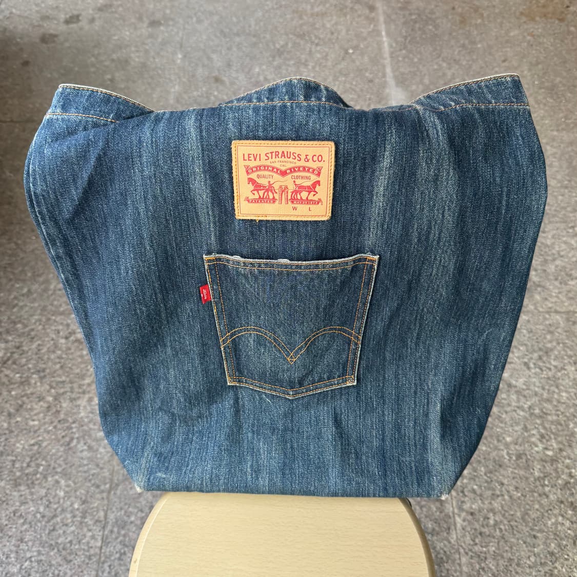 리바이스 백포켓 로고 데님 토트백 상품이미지3