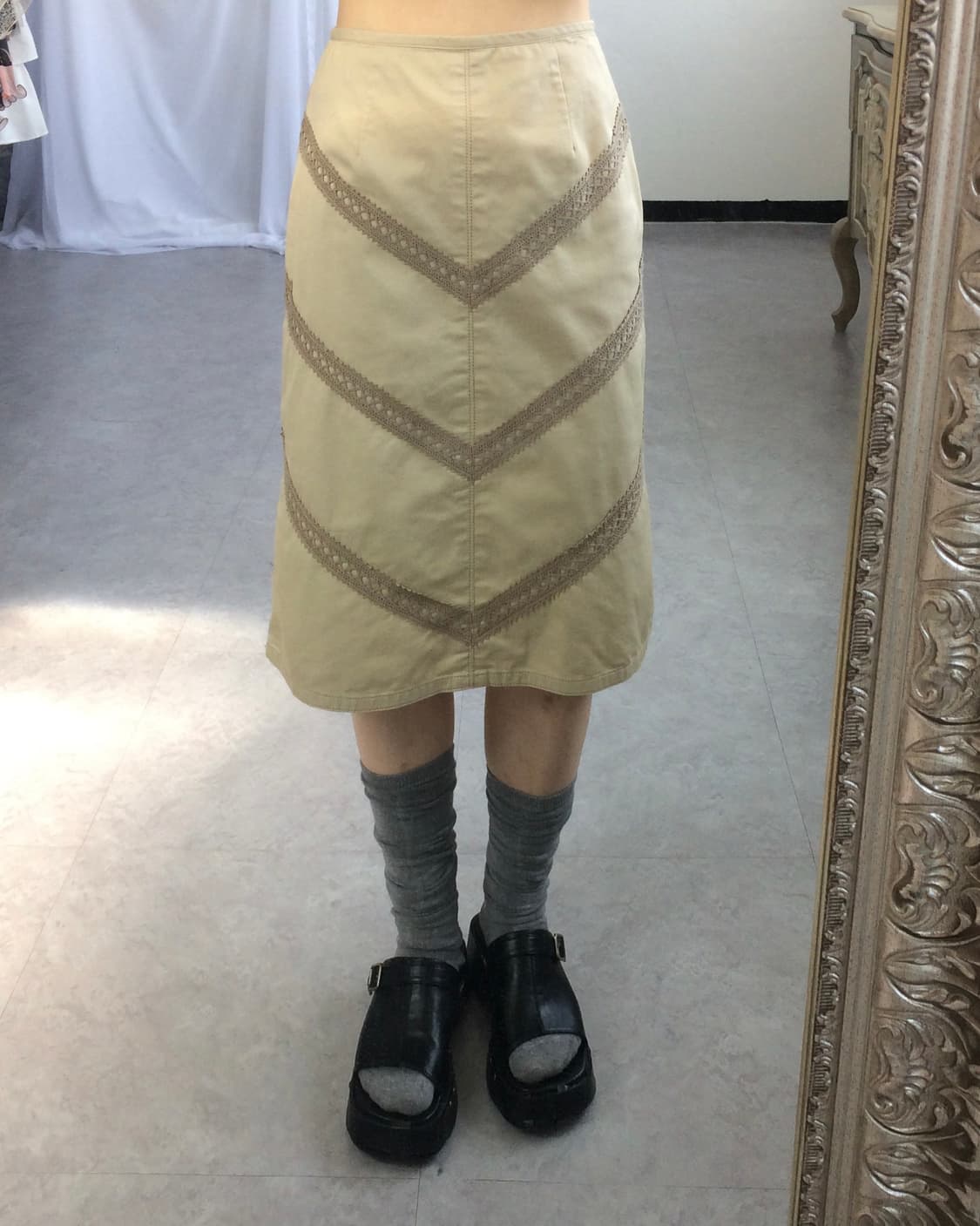 Crochet line detail midi skirt 상품이미지4