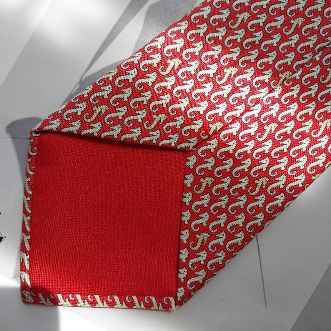 에르메스 실크 레드 해마 패턴 넥타이 9.0cm A+등급 K2548 상품이미지7