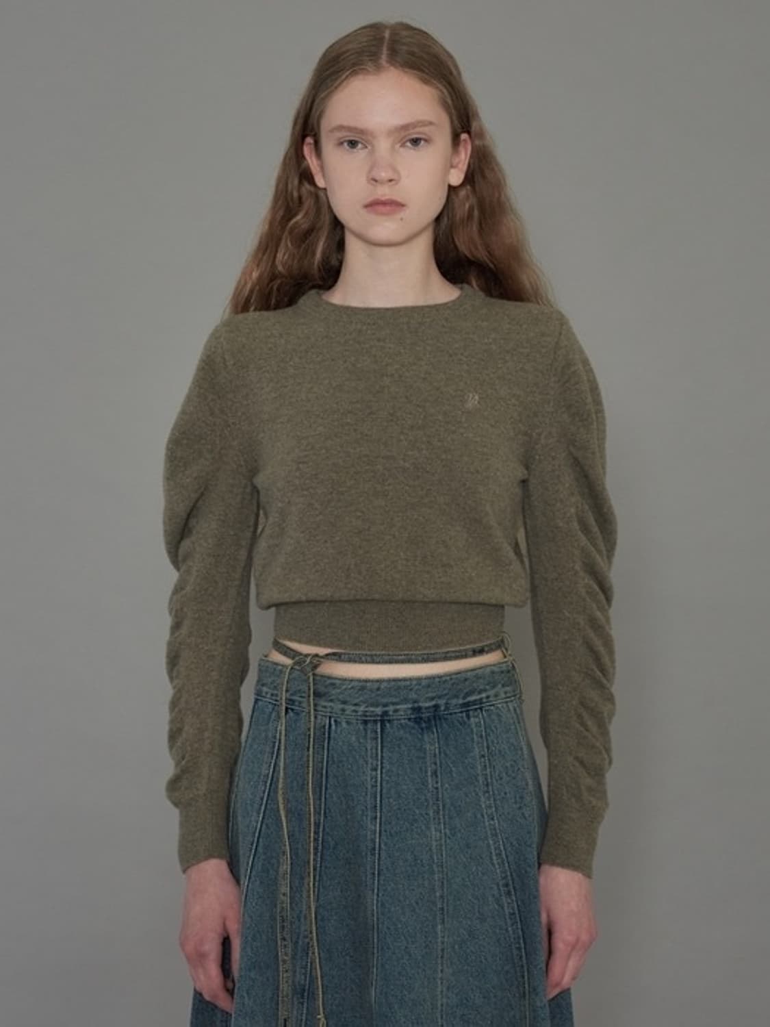 다이애그널 셔링 볼륨 슬리브 니트 탑 브라운 상품이미지1