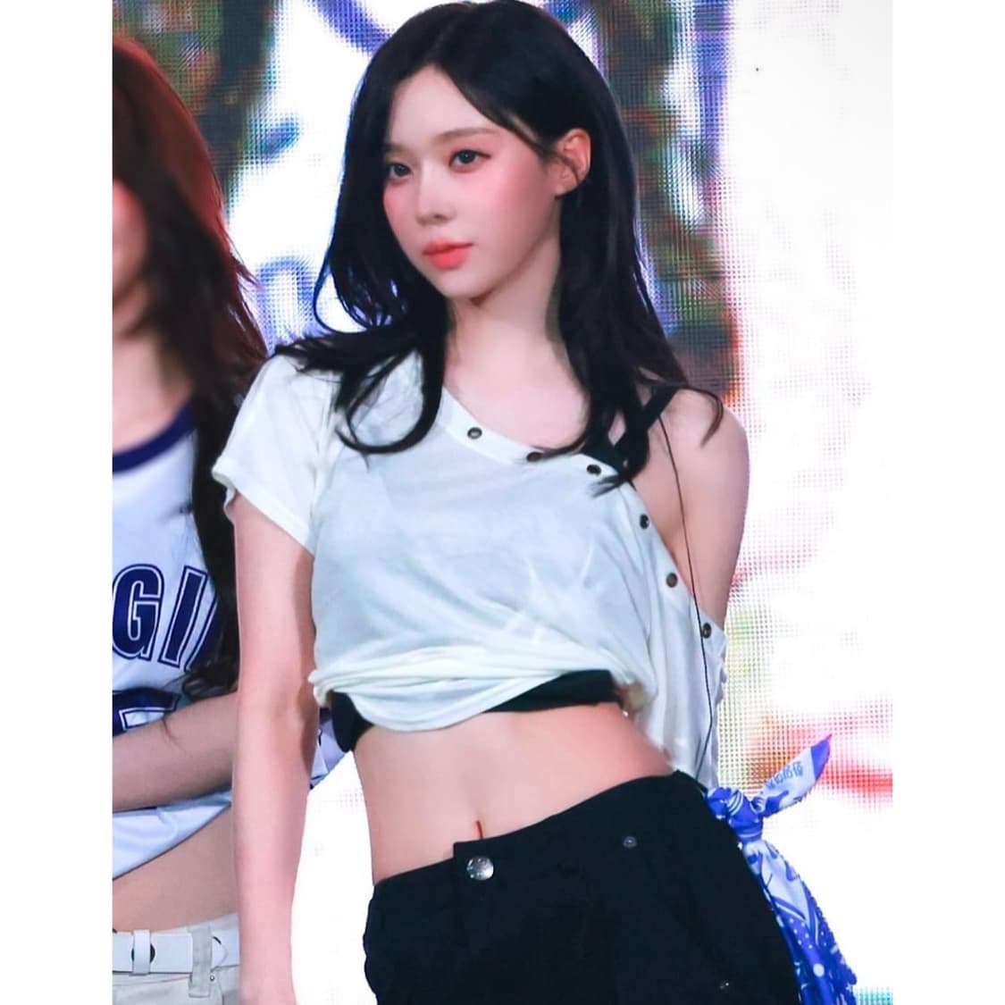 플리즈노팔로우 해리 버튼 언발 셔링 탑 아이보리 오프숄더 반팔 티셔츠 상품이미지3