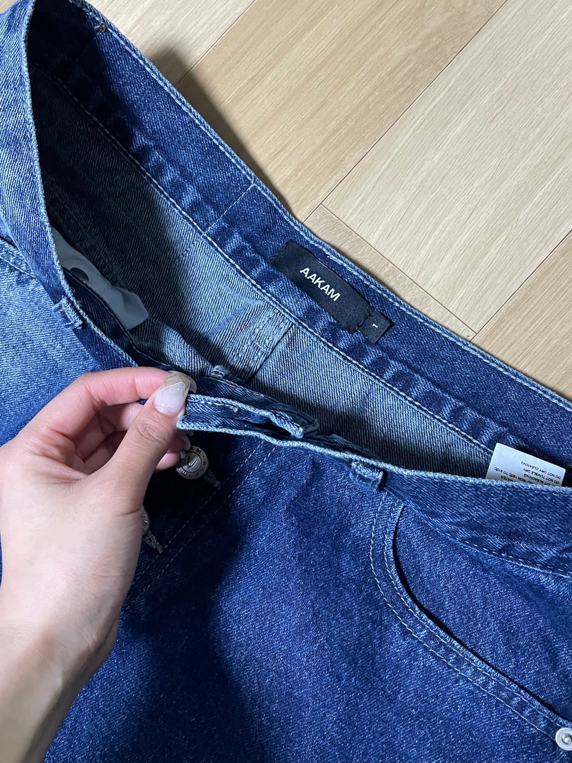 아캄 Side Washed Button Denim Pants (Blue) 상품이미지6