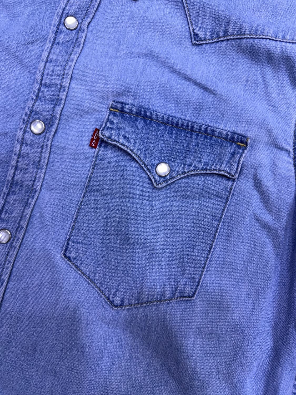 리바이스 빈티지 워싱 웨스턴 스탠다드핏 데님셔츠 M 상품이미지4