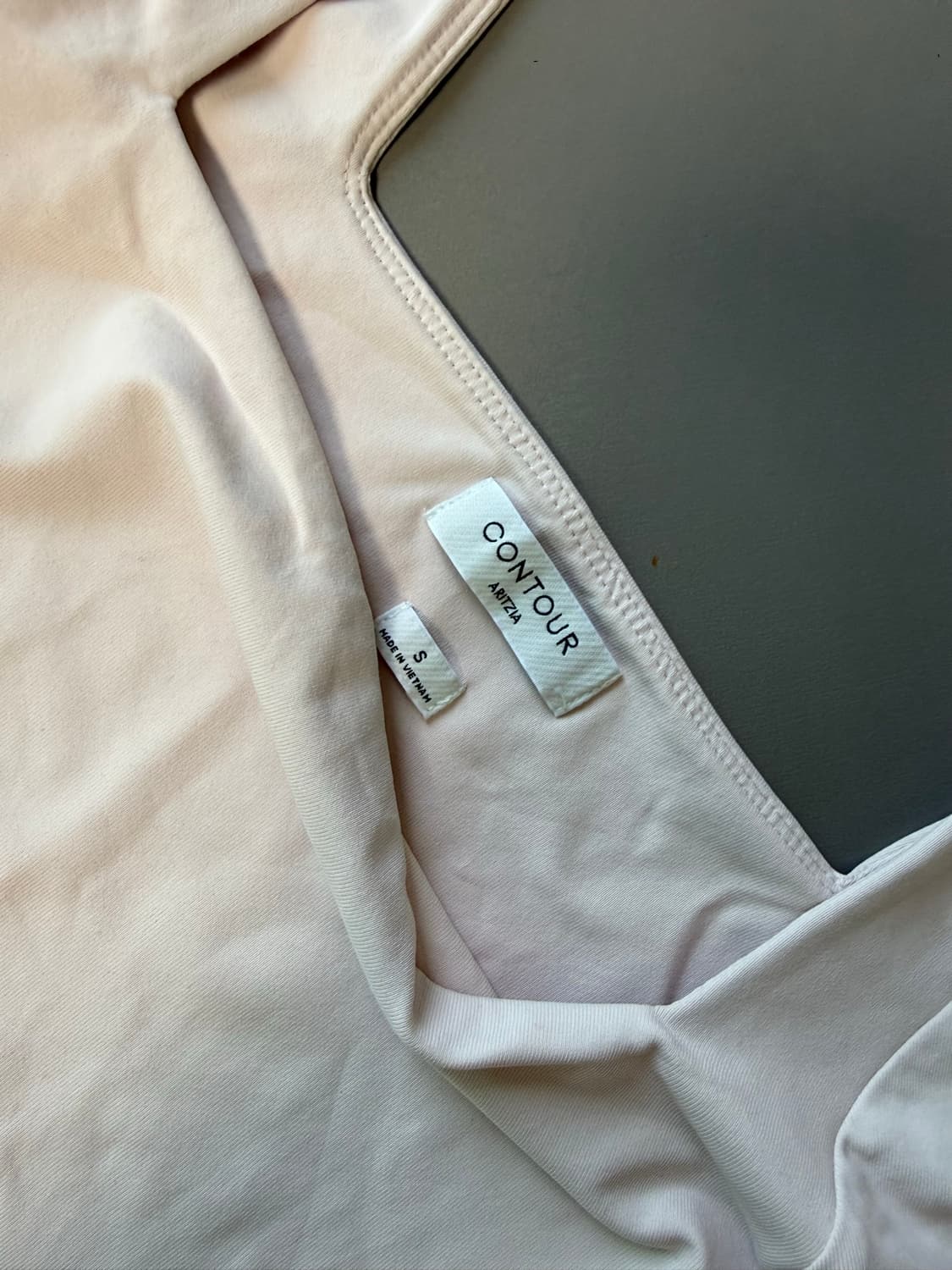 aritzia 베이비핑크 바디수트 상품이미지3