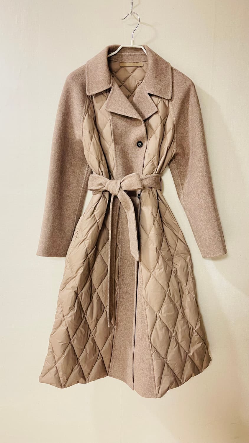 새상품) 데코DECO 퀼팅 롱 구스다운 패딩 캐시미어 코트 정가 189만 상품이미지1