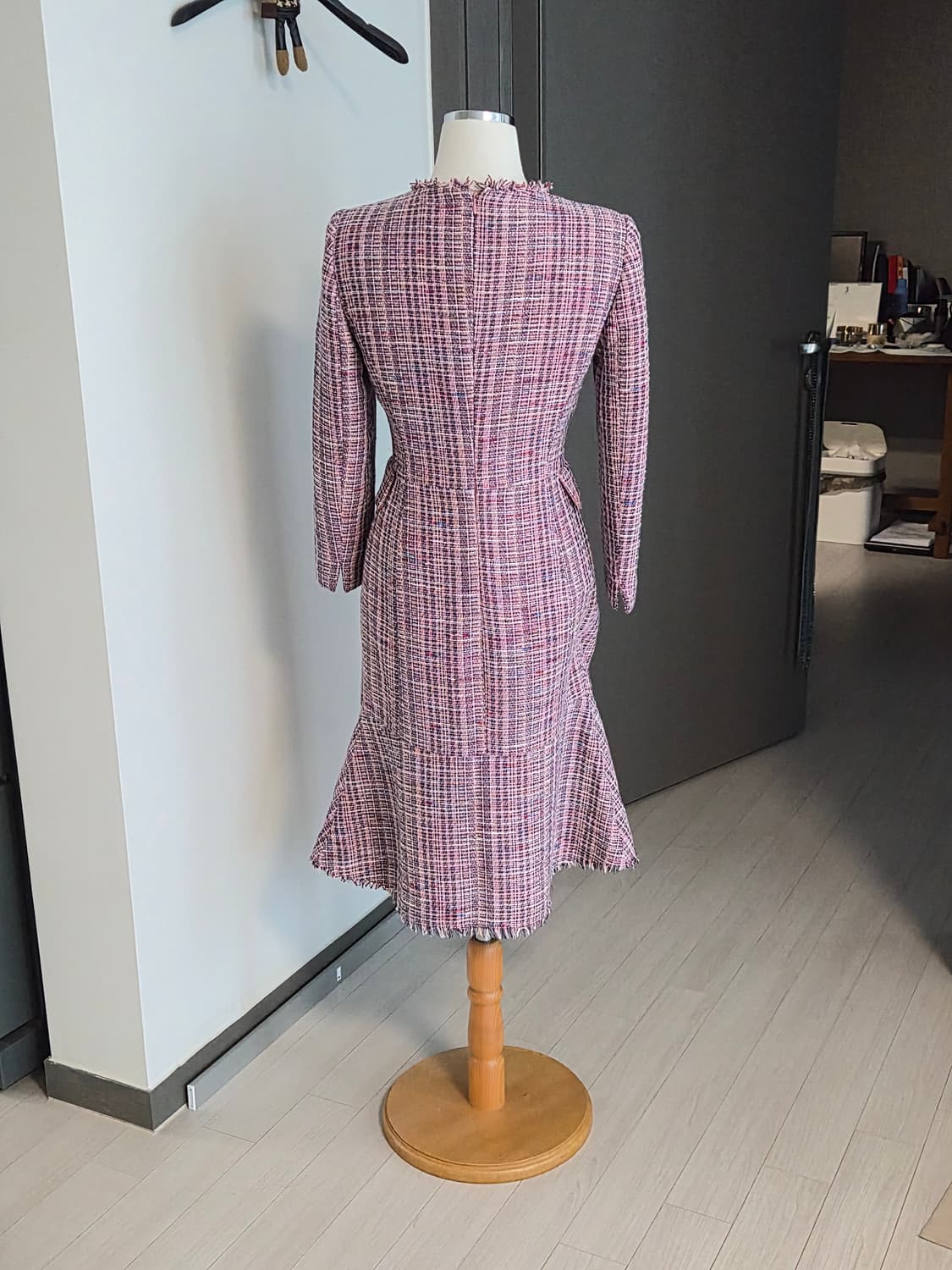 [The Izzat Collection] 더 아이쟛 컬렉션 트위드 머메이 상품이미지5