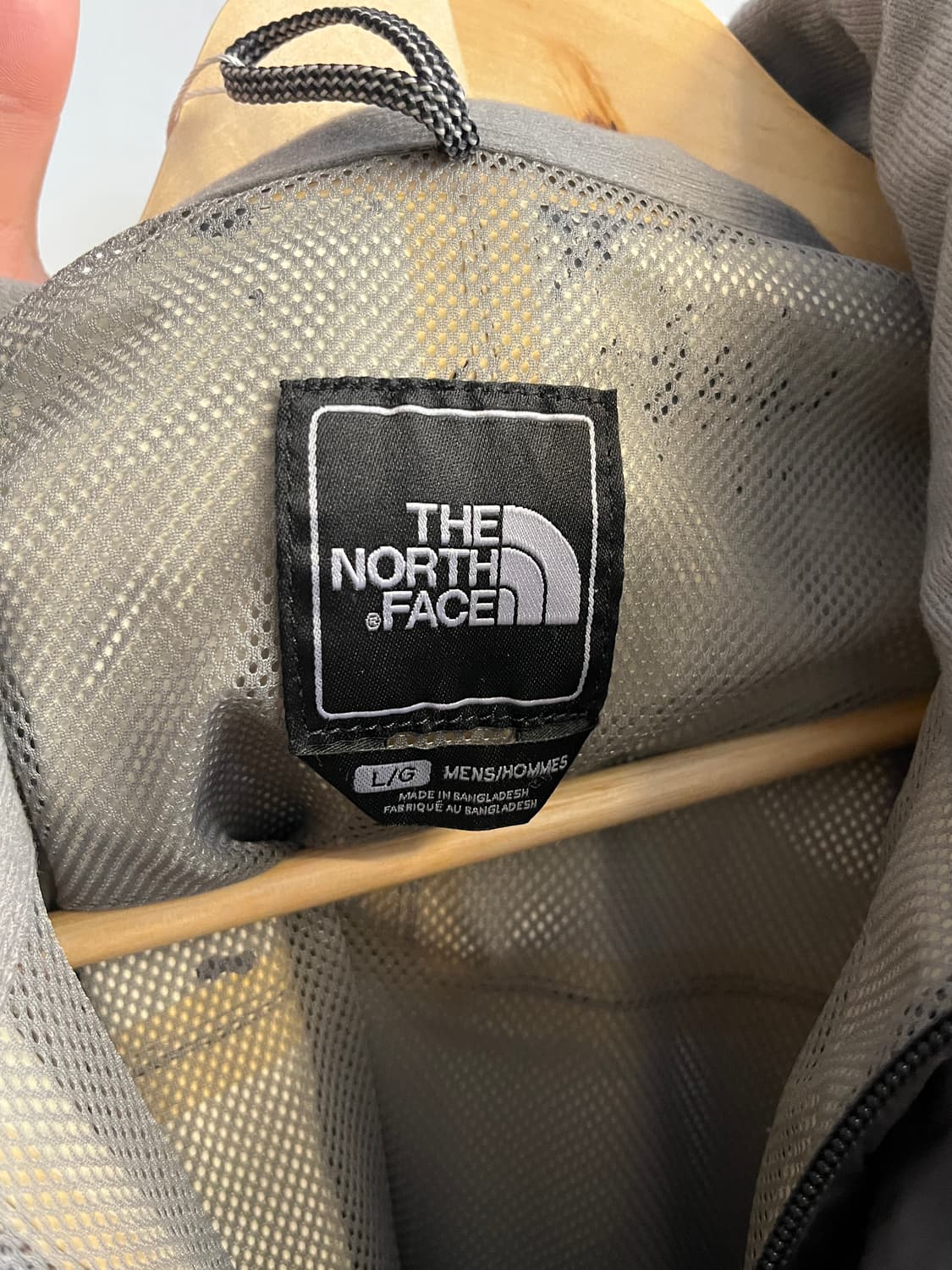 노스페이스 차콜 그레이 바람막이 L 상품이미지3