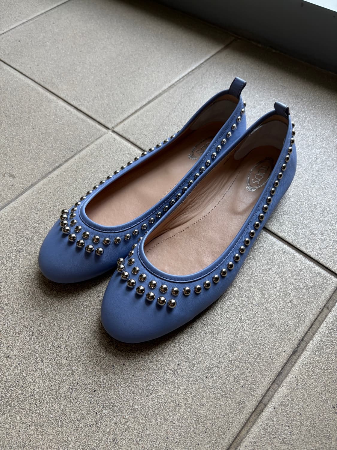 Tods 토즈 스터드 플랫슈즈 상품이미지3