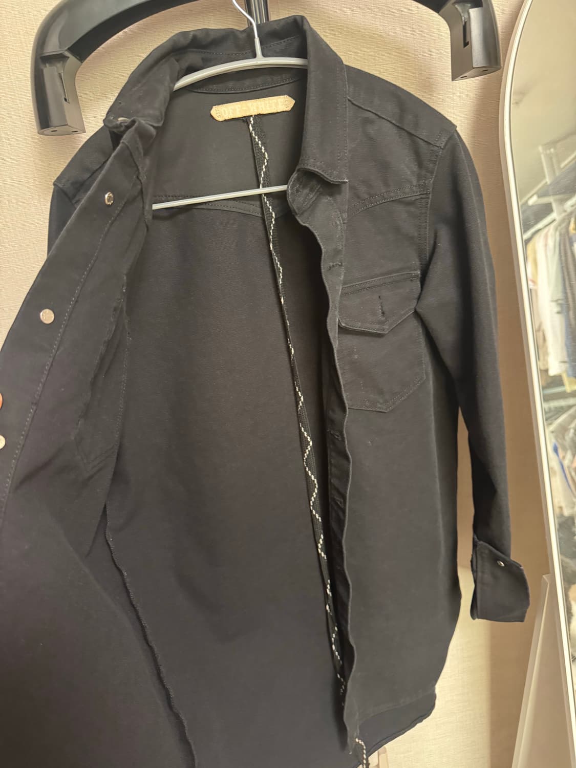 오프화이트 셔츠 판매합니다. 상품이미지9