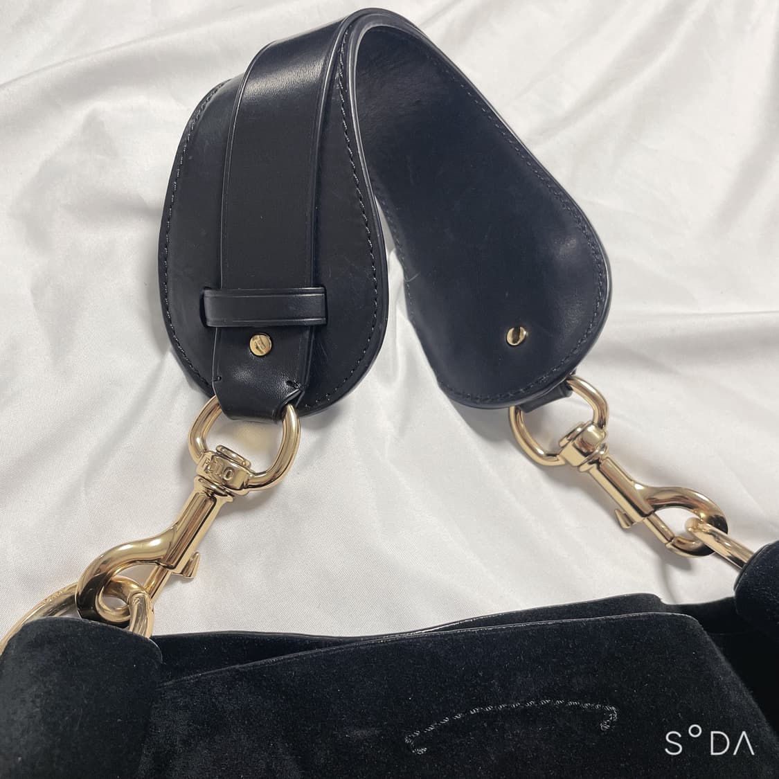 폴로 스웨이드 호보 숄더백 상품이미지6