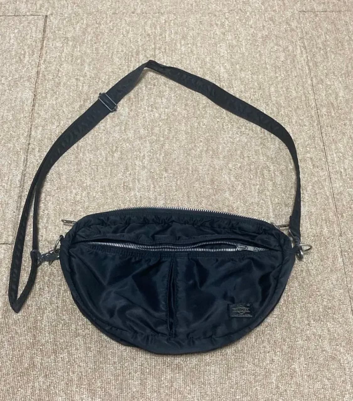 요시다 포터 하프문 크로스백 상품이미지1