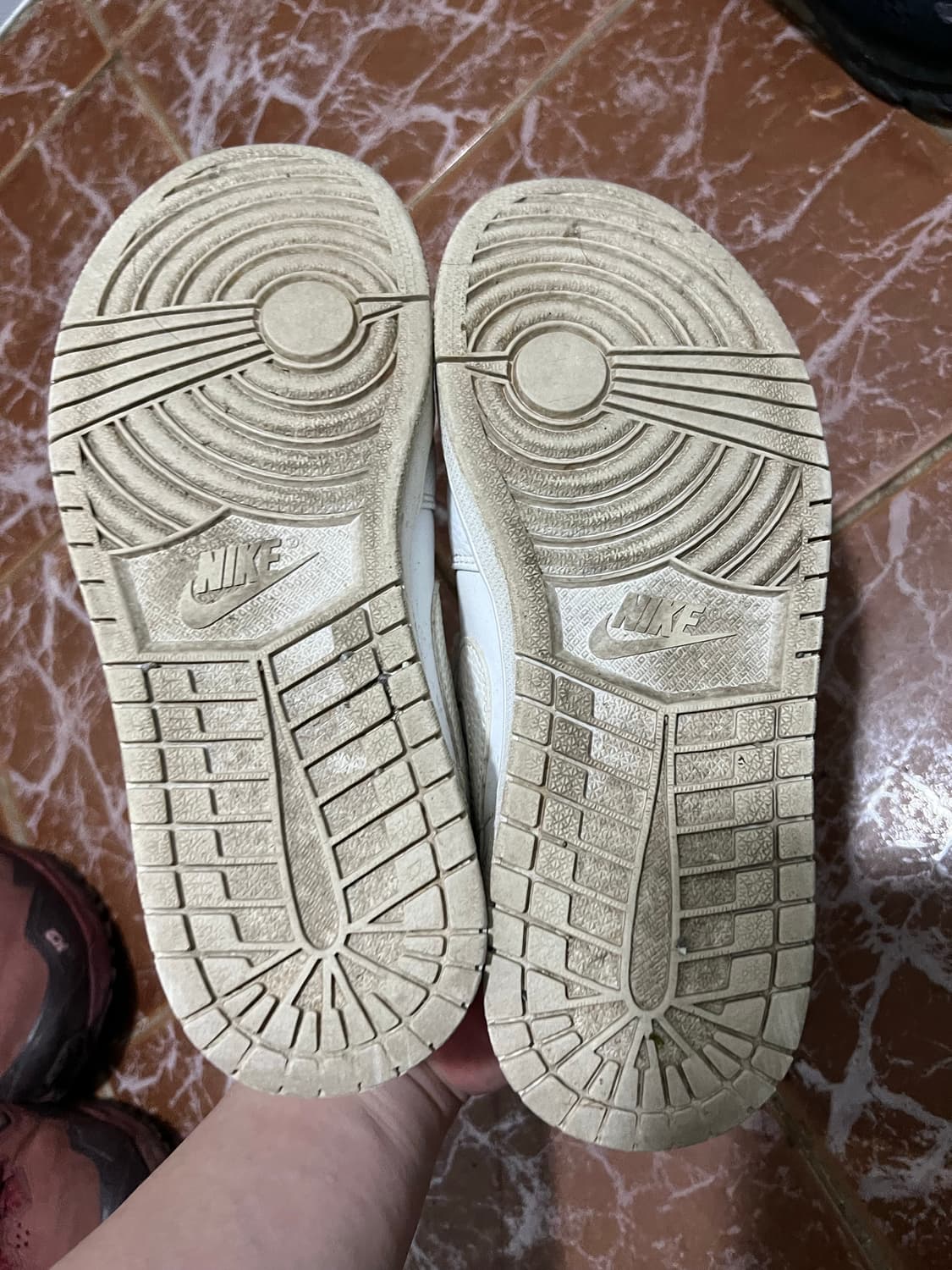 조던 1 로우  트리플화이트 상품이미지4