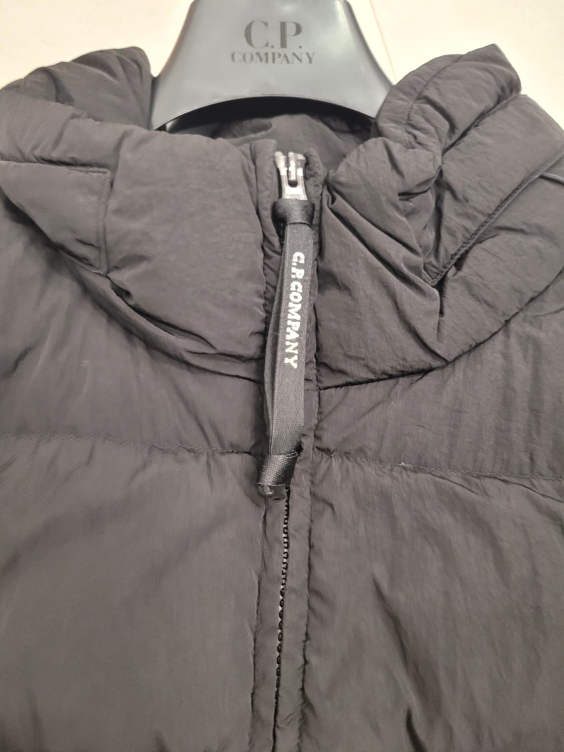 (XXL) CP 컴퍼니 패딩 크롬R 24FW 상품이미지3