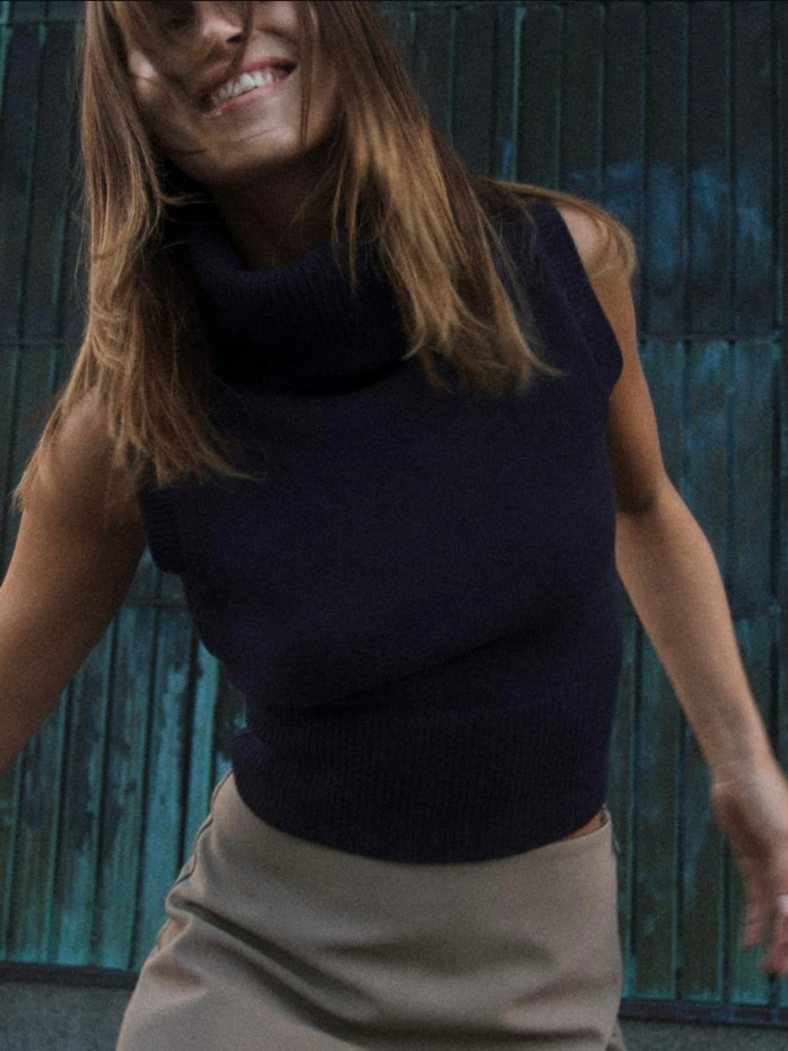 자라 하이넥 슬리브리스 니트 네이비 상품이미지7