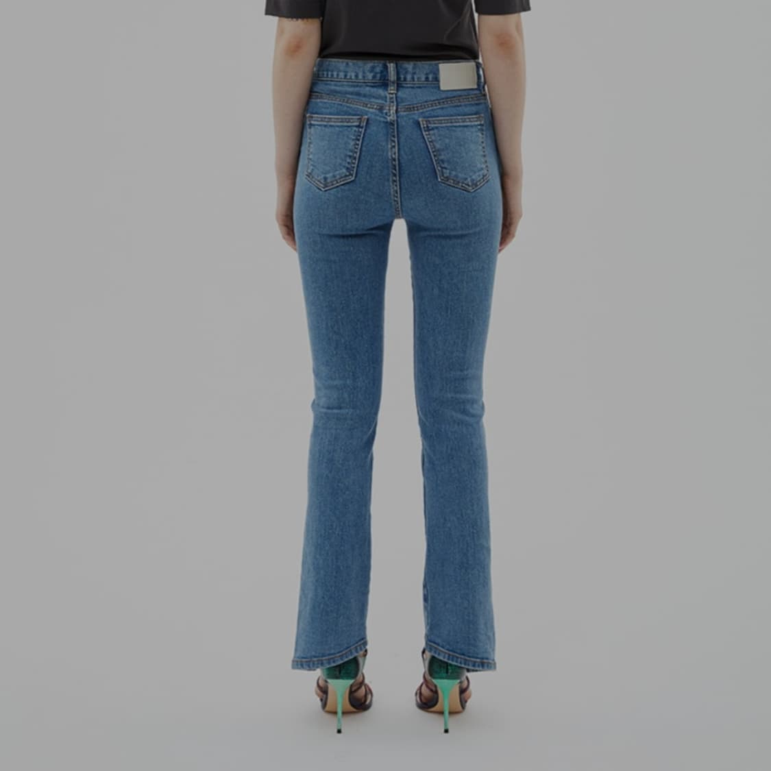 앤더슨벨 언발란스 슬릿 부츠컷 데님 팬츠 상품이미지3