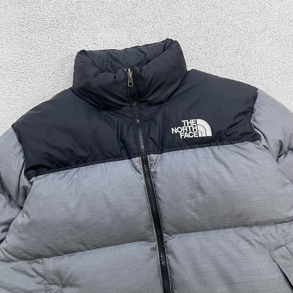 노스페이스 1996 레트로 눕시 패딩 블랙 그레이 상품이미지2
