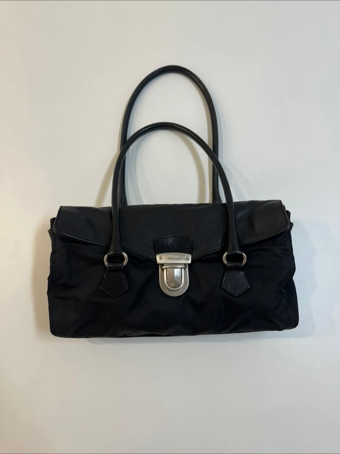 프라다 빈티지 바게트 숄더백  상품이미지1