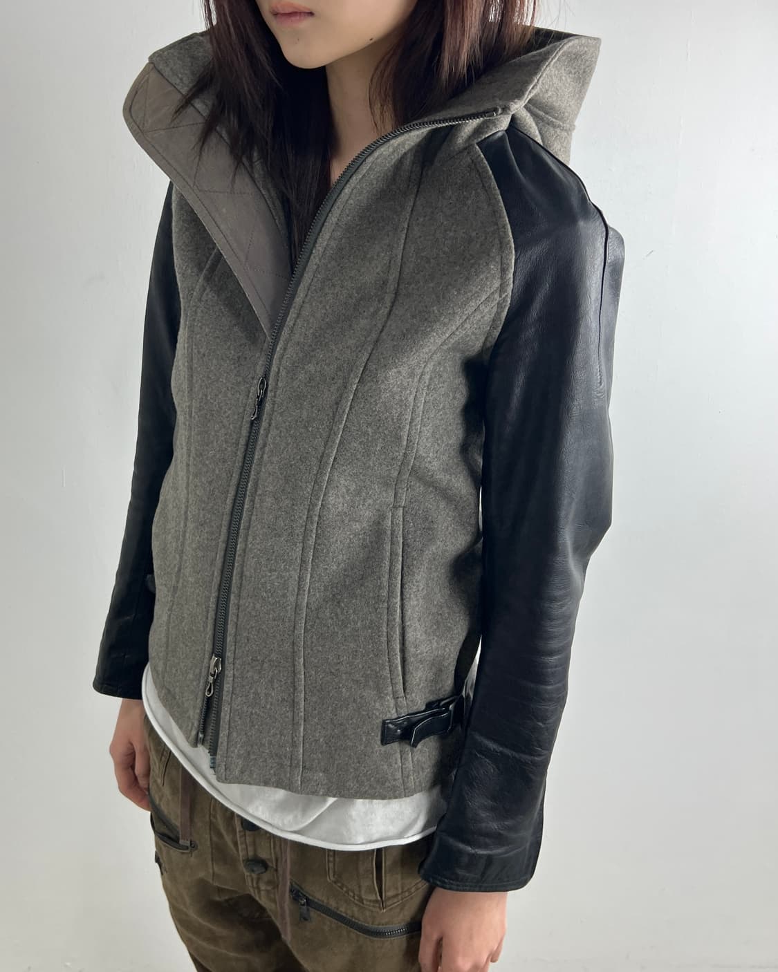 어태치먼트 (Attachment) 레더암 하이넥 멜톤 울 자켓 상품이미지2