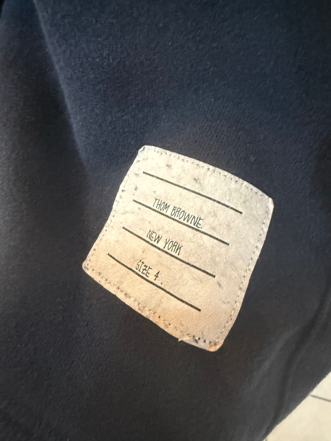 4/100 정품 톰브라운 사선 맨투맨 팝니다 상품이미지3