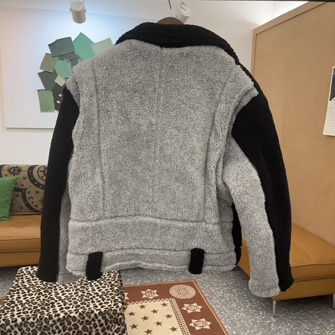 로맨틱크라운 유니크 언발 러블리힙 크롭 양털 무스탕 S C09059 상품이미지4