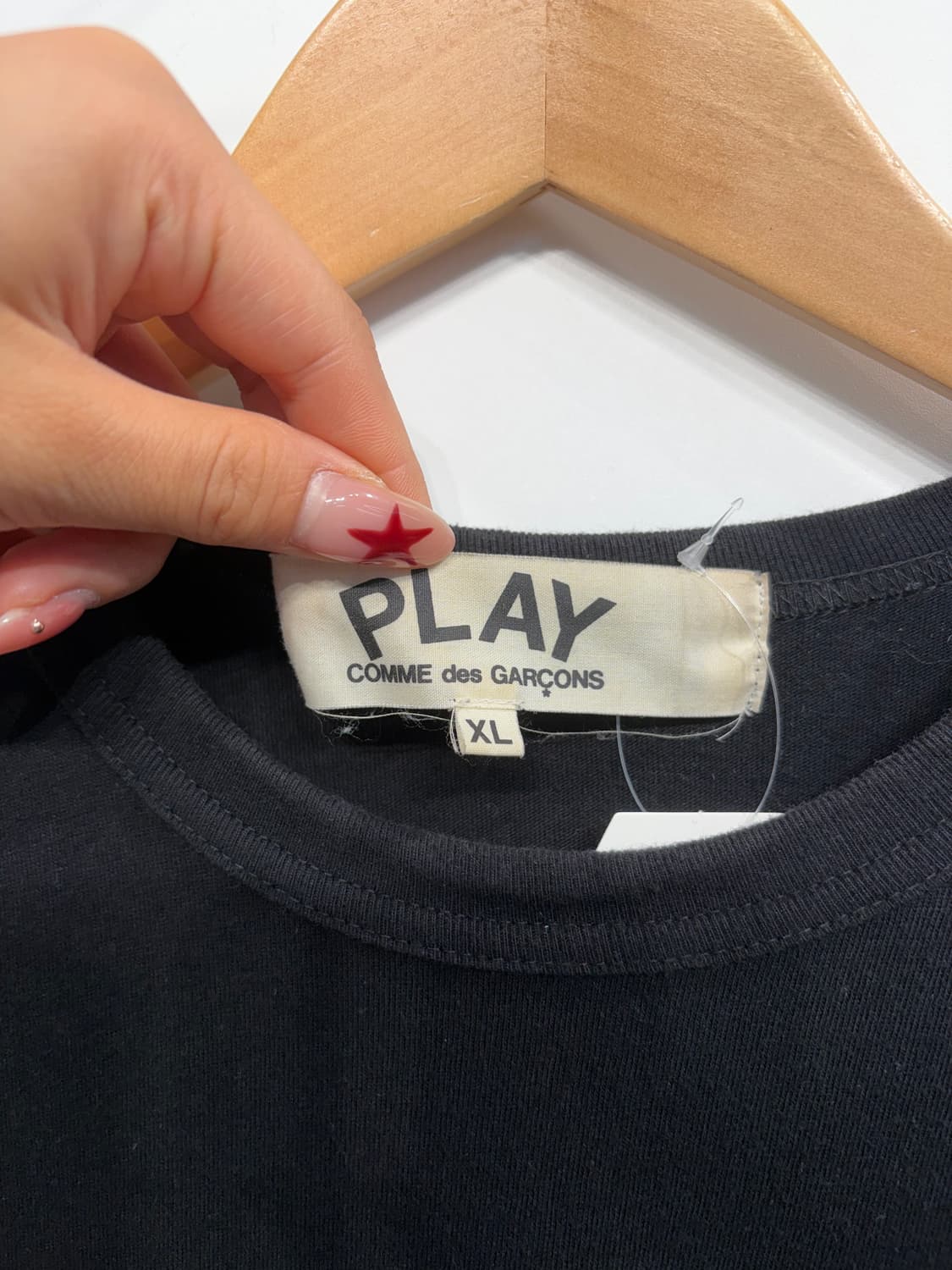 XL 꼼데가르송 플레이 블랙 하트 와펜 반팔 티셔츠 상품이미지3