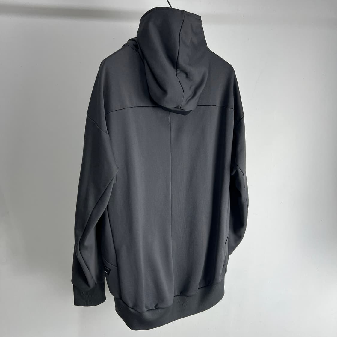 어태치먼트 나일론 커버드넥 후드 집업 상품이미지9