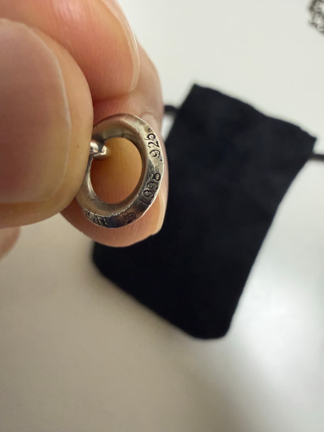 크롬하츠 신형 타이니 크로스 펜던트 상품이미지3