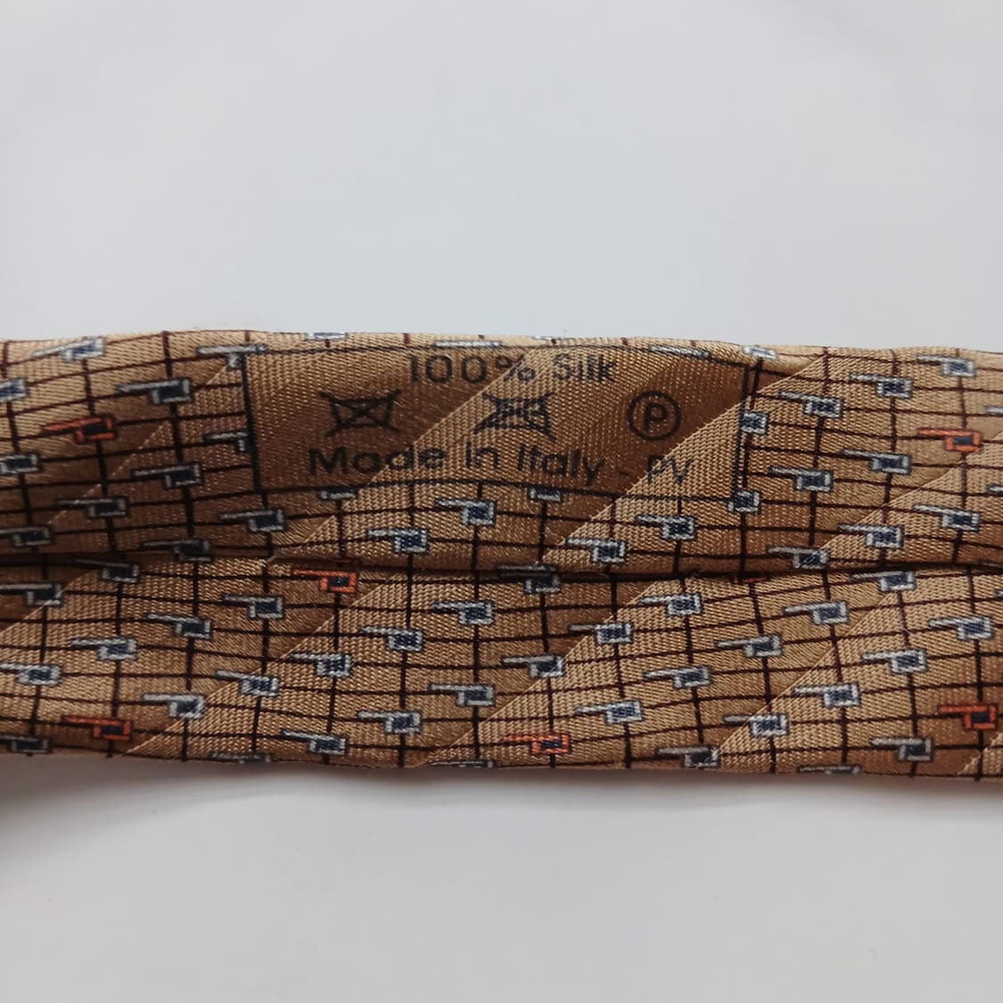 던힐 실크 베이지 기하 패턴 넥타이 9.7cm A등급  A18773
 상품이미지10