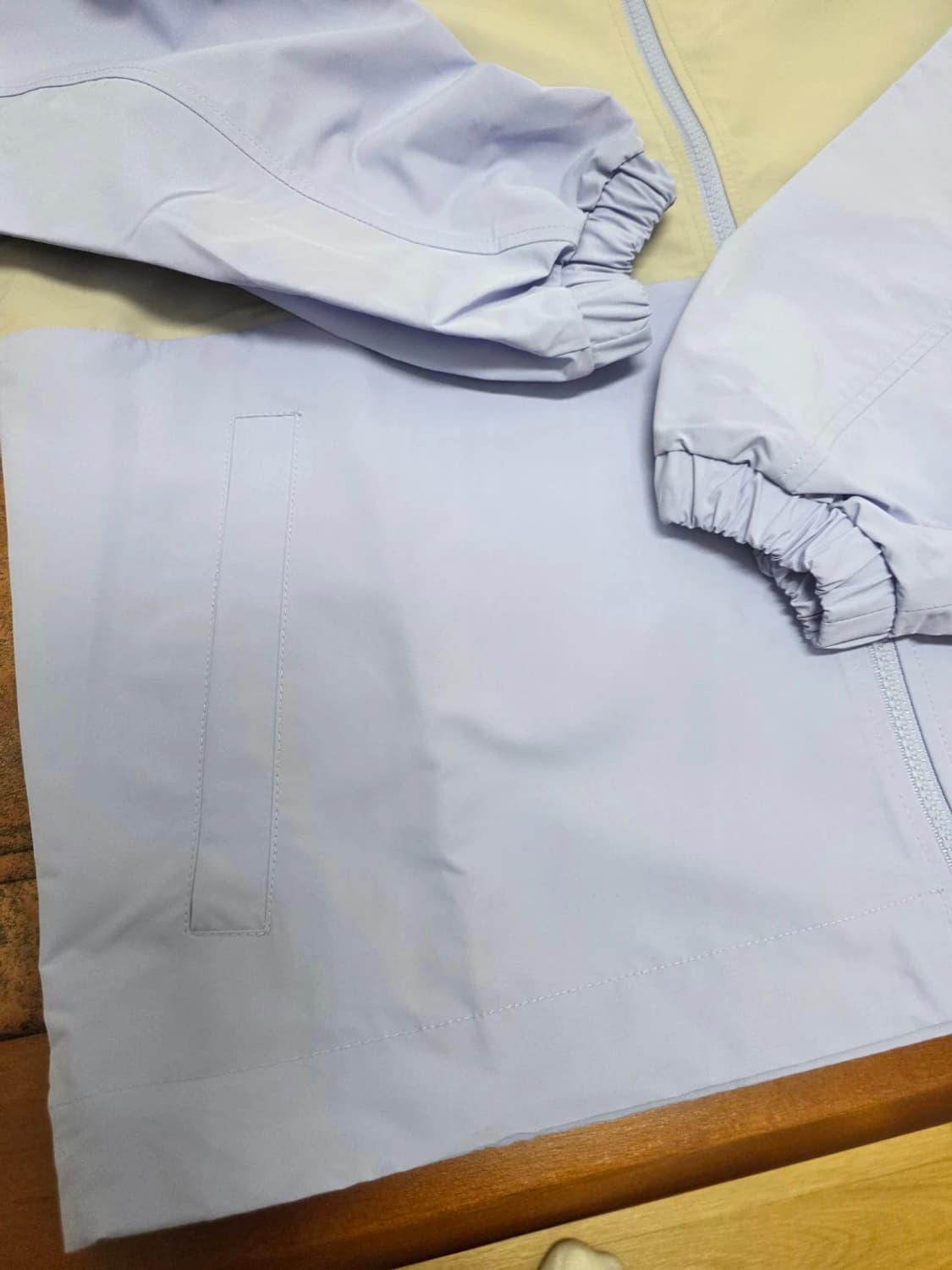 [새제품] BTS IDOL 테마 윈드브레이커 바람막이 M 상품이미지5