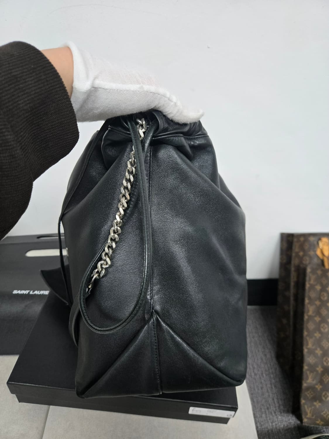 [보증서 정품] 입생로랑 테디 버킷백 상품이미지1