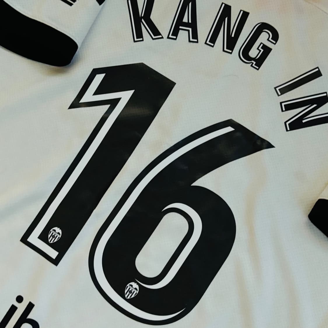 푸마 19 20 발렌시아 홈 이강인 유니폼  상품이미지3