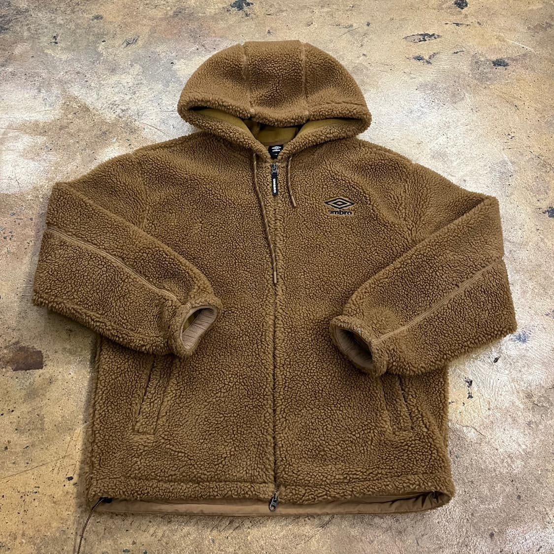 엄브로 브라운 후리스 100 상품이미지2