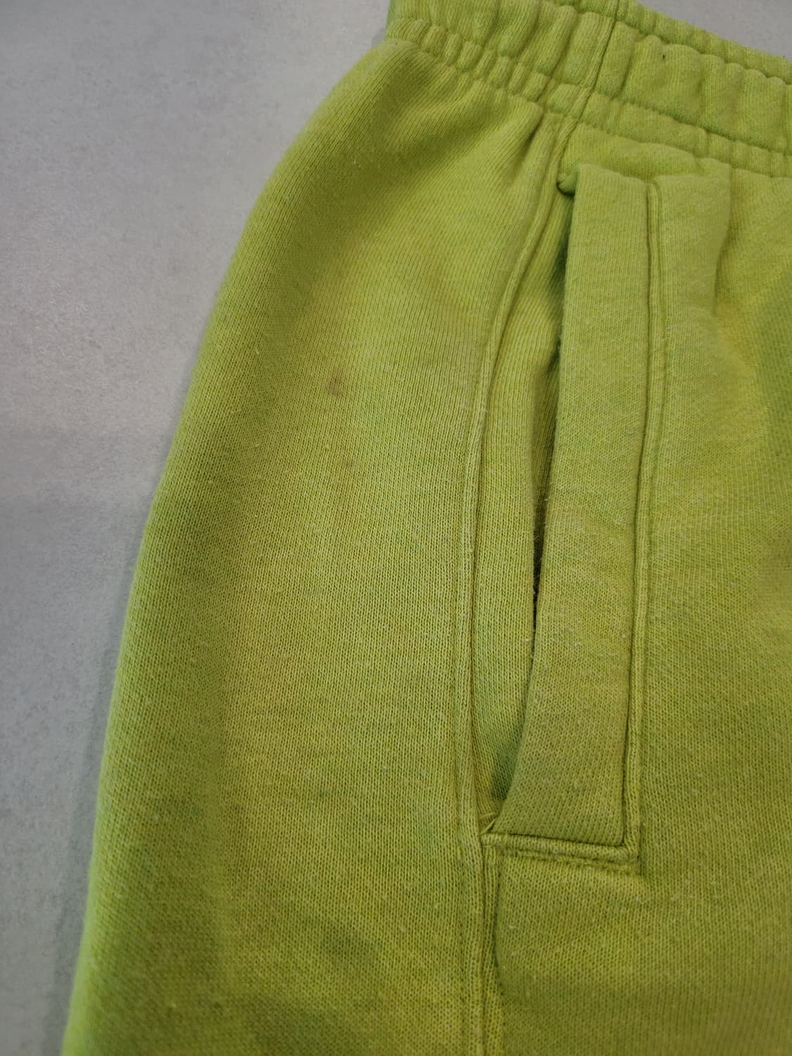 [M] 나이키 리바이벌 플리스 쇼츠 "아토믹 그린" – 감각적인 컬러와  상품이미지6