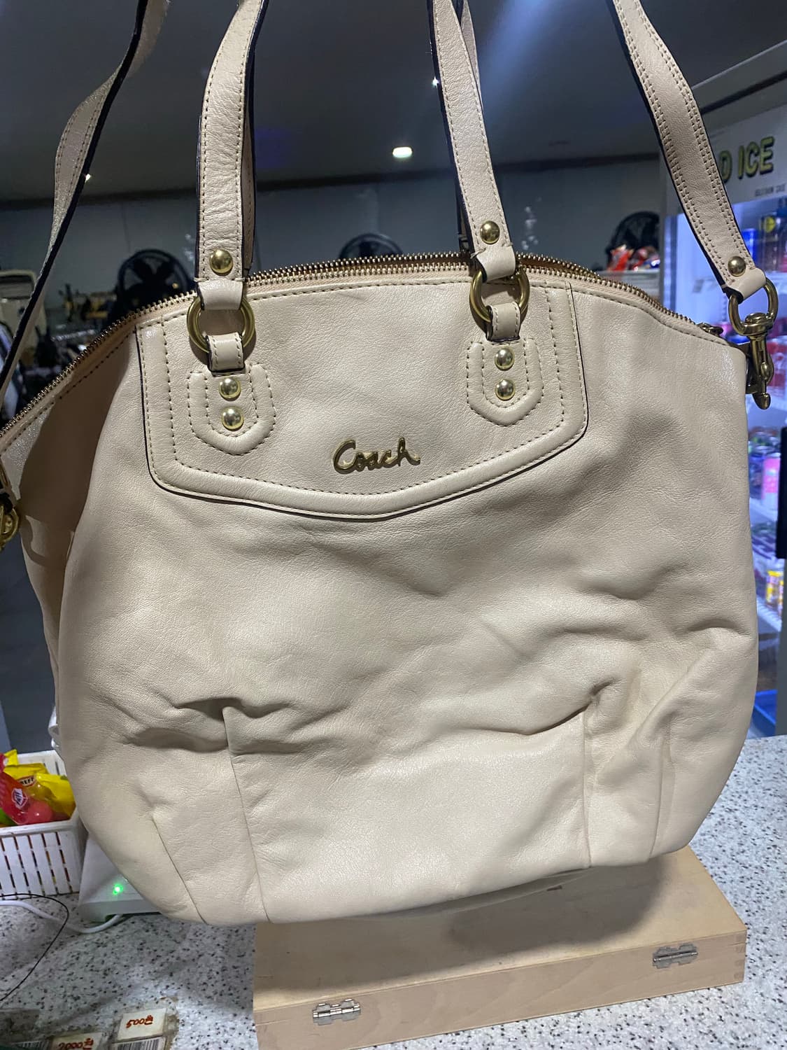 코치 아이보리 가죽 백 상품이미지6