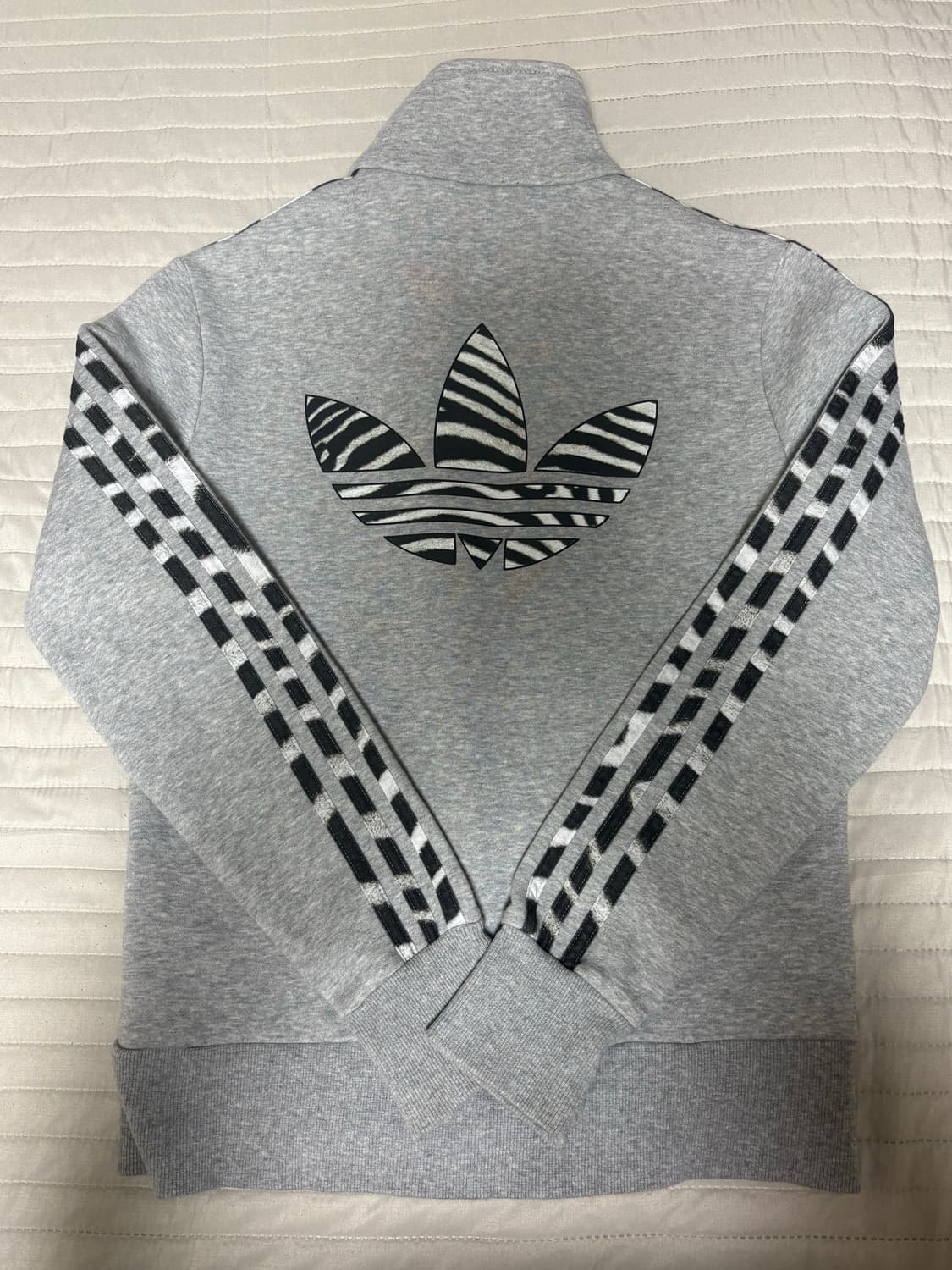 아디다스 파이어드 그레이 지브리 (95) 상품이미지2