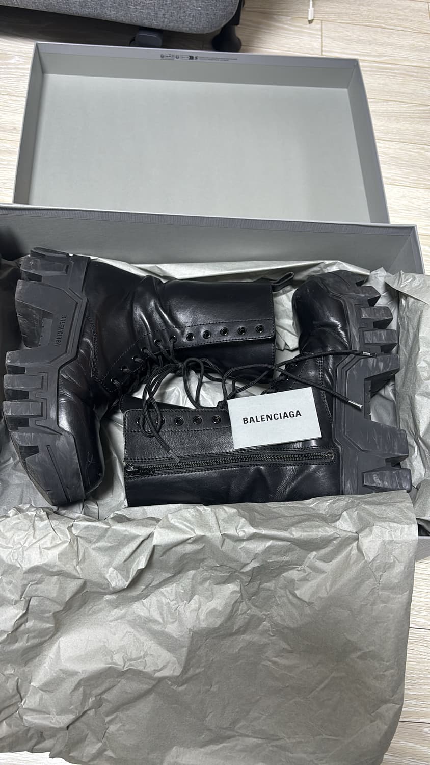 발렌시아가 불도저 레이스업 부츠 블랙 41 상품이미지1