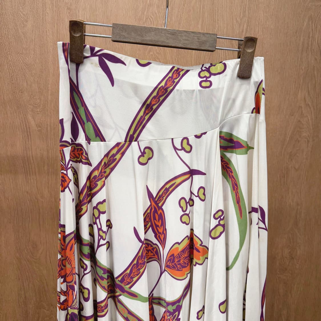 막스마라 롱 스커트 플로럴 보태니컬 프린팅 디테일 플레어핏 아이보리 레드 상품이미지4