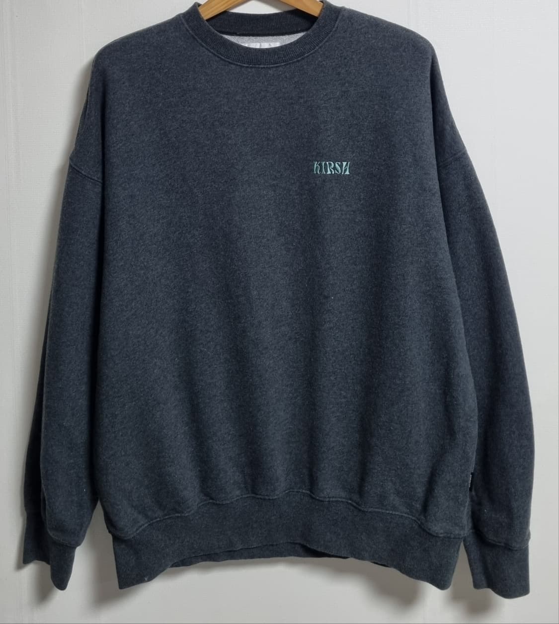 1사이즈 (L) 키르시 다크그레이 기모 맨투맨 상품이미지1