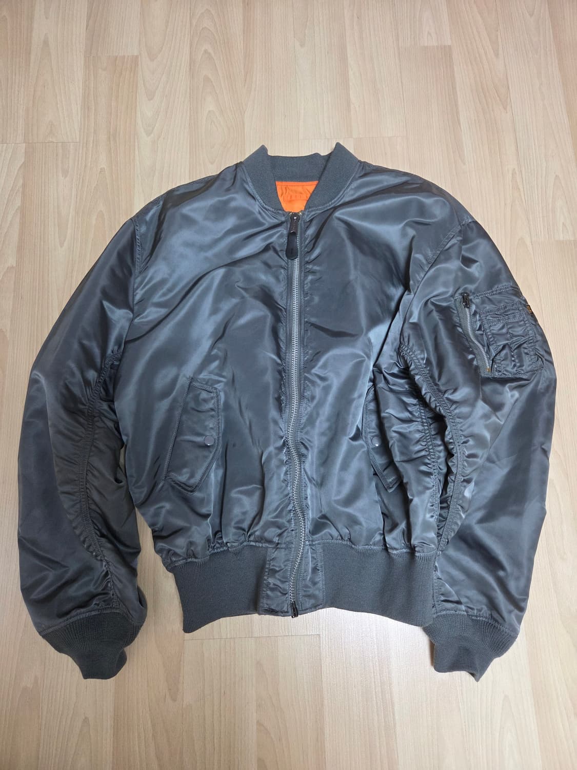 알파 인더스트리 L-2B 루즈핏 Gun Metal 상품이미지1