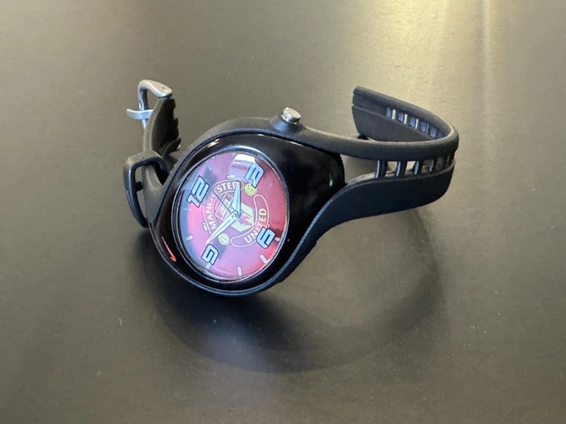 나이키 트라이액스 맨체스터 유나이티드 워치 상품이미지2