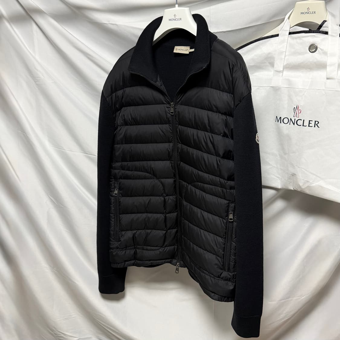 [S+급/2XL] 몽클레어 니트패딩 김현우 니트패딩 트리콧 블랙 상품이미지2