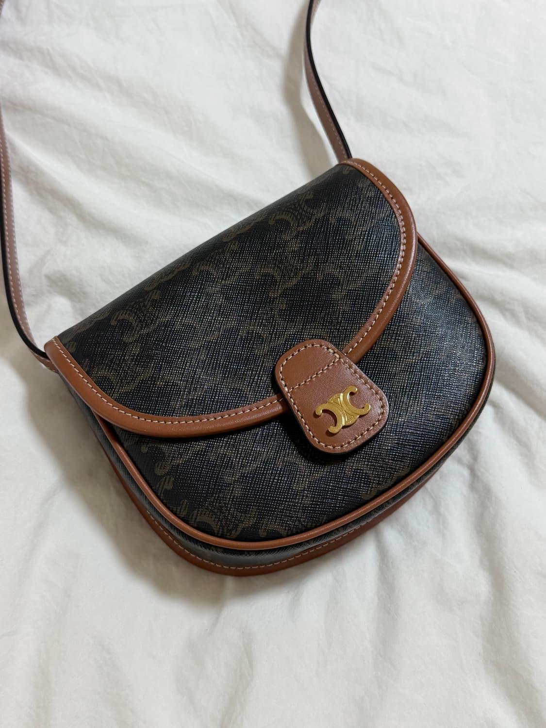 셀린느 미니베사체 판매 상품이미지4