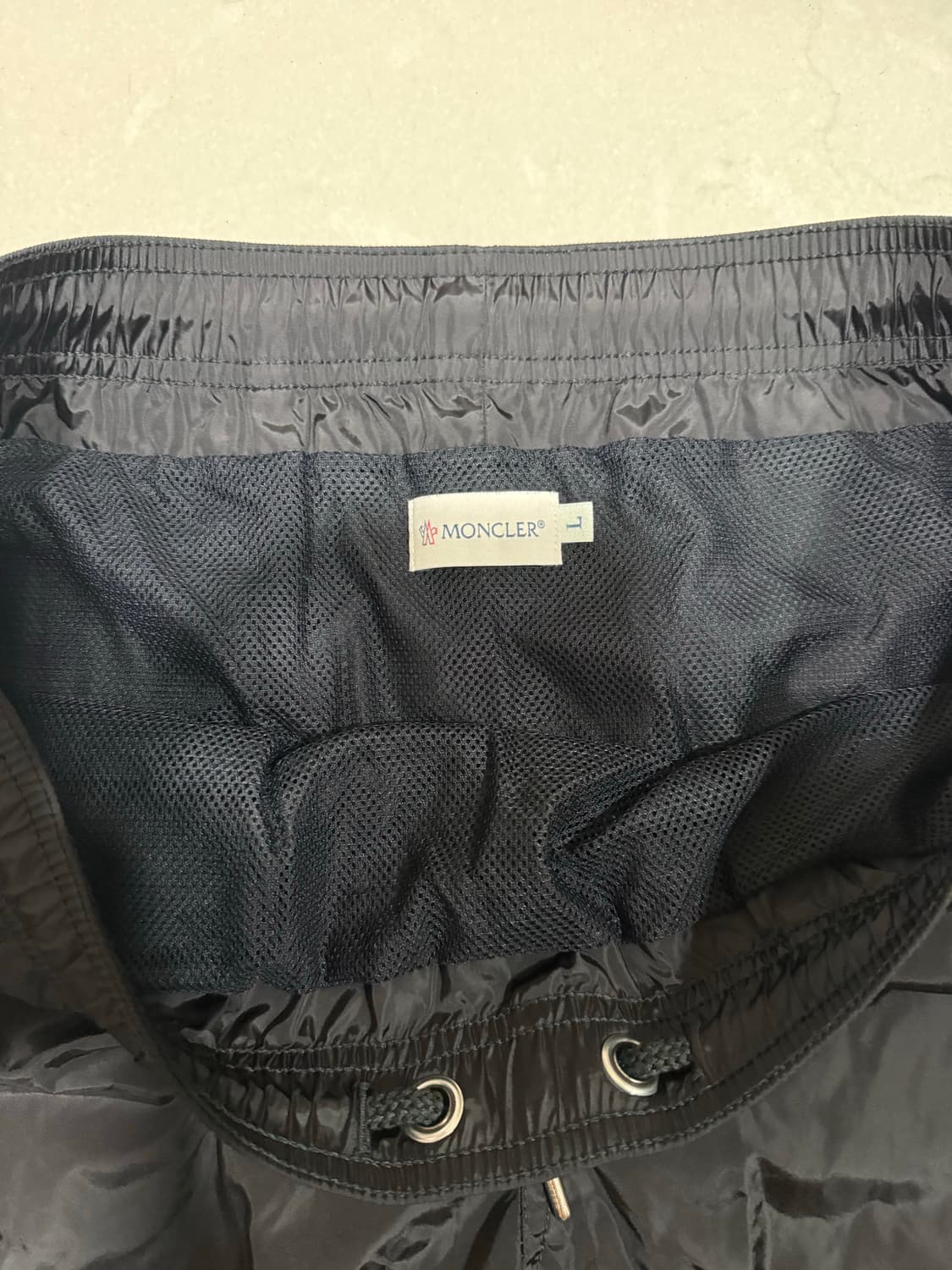 [당일출고,L사이즈] 25년식 몽클레어 스윔팬츠 반바지 상품이미지3