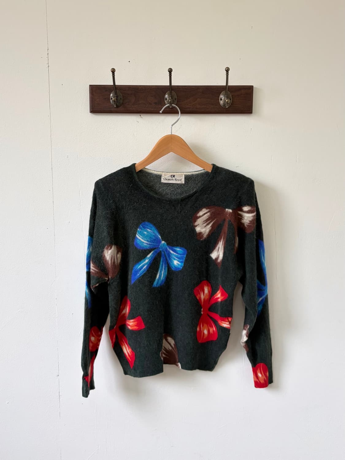 Chamois Royal 아트 리본스웨터 상품이미지1