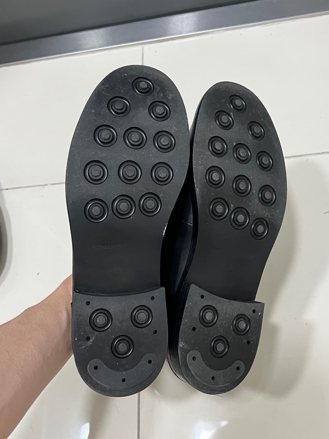 로맨틱무브 뉴 러그 로퍼 홀스레더 블랙 260 상품이미지4