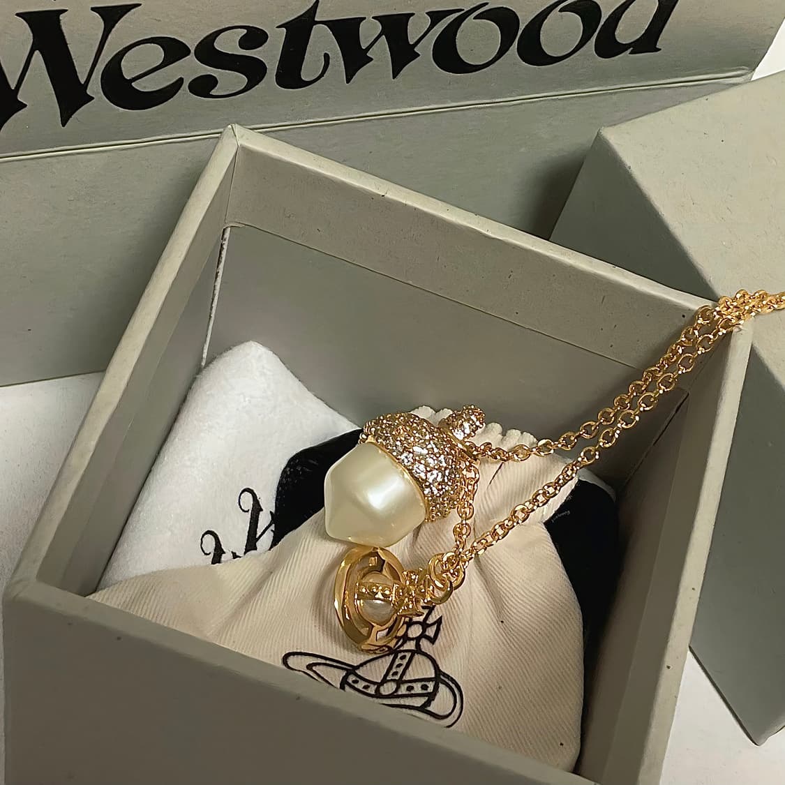 풀박스) 비비안웨스트우드 루시에르 진주 도토리 펜던트 목걸이 상품이미지2