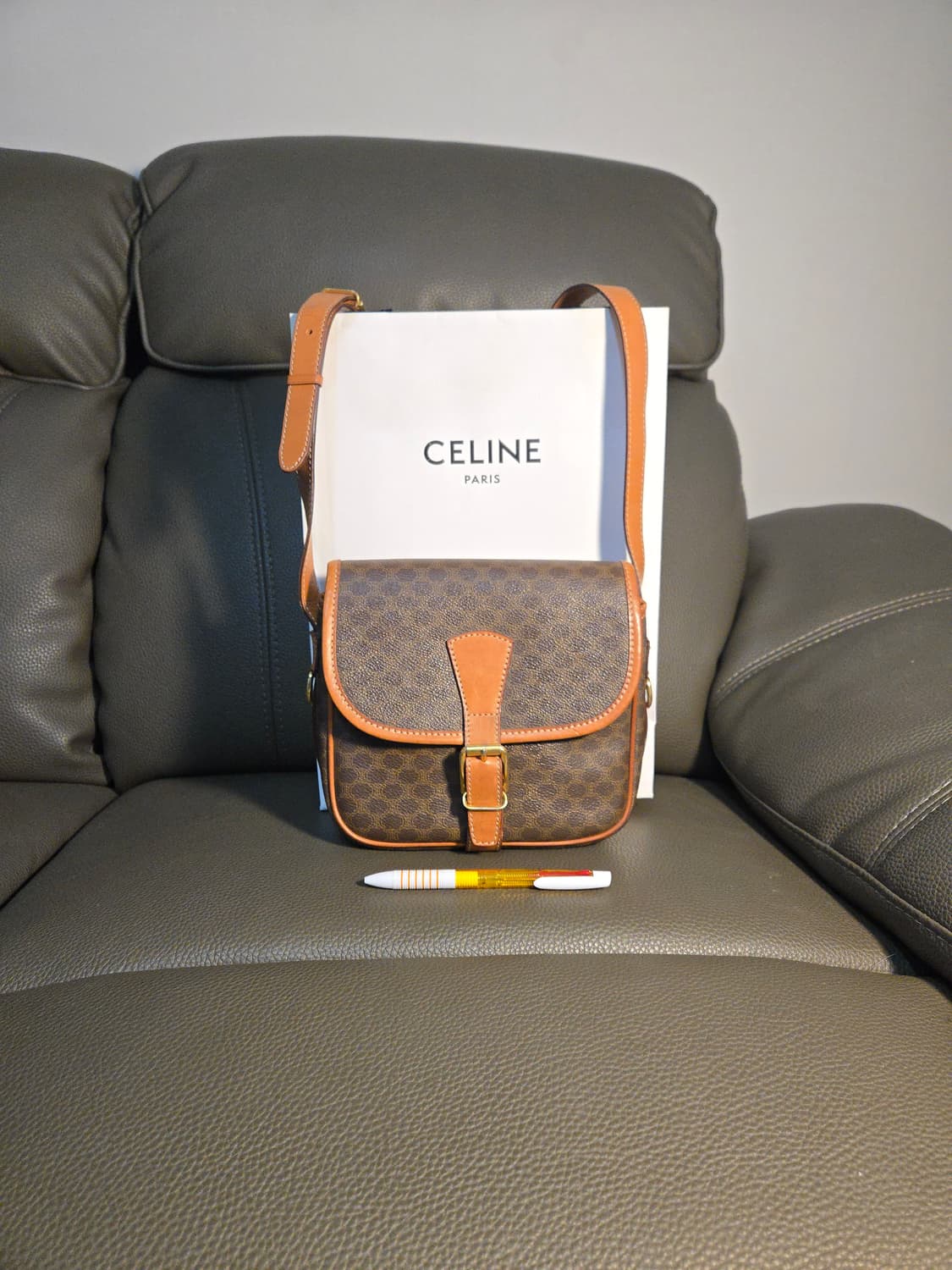 셀린느 CELINE 마카담 미니 크로스백 상품이미지1