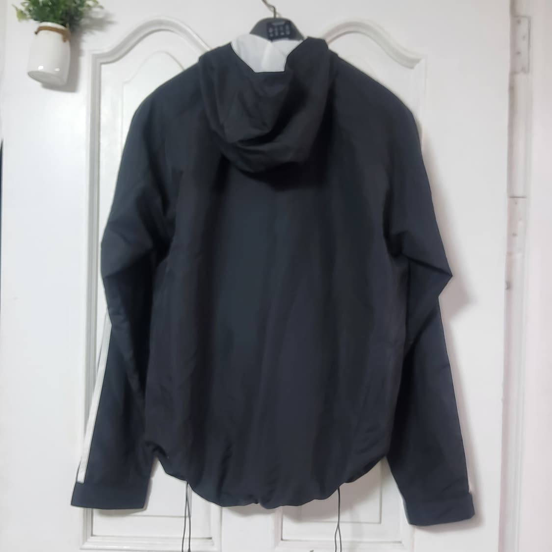 아디다스 삼선 후드 바람막이 윈드브레이커 블랙 남자 100 상품이미지2