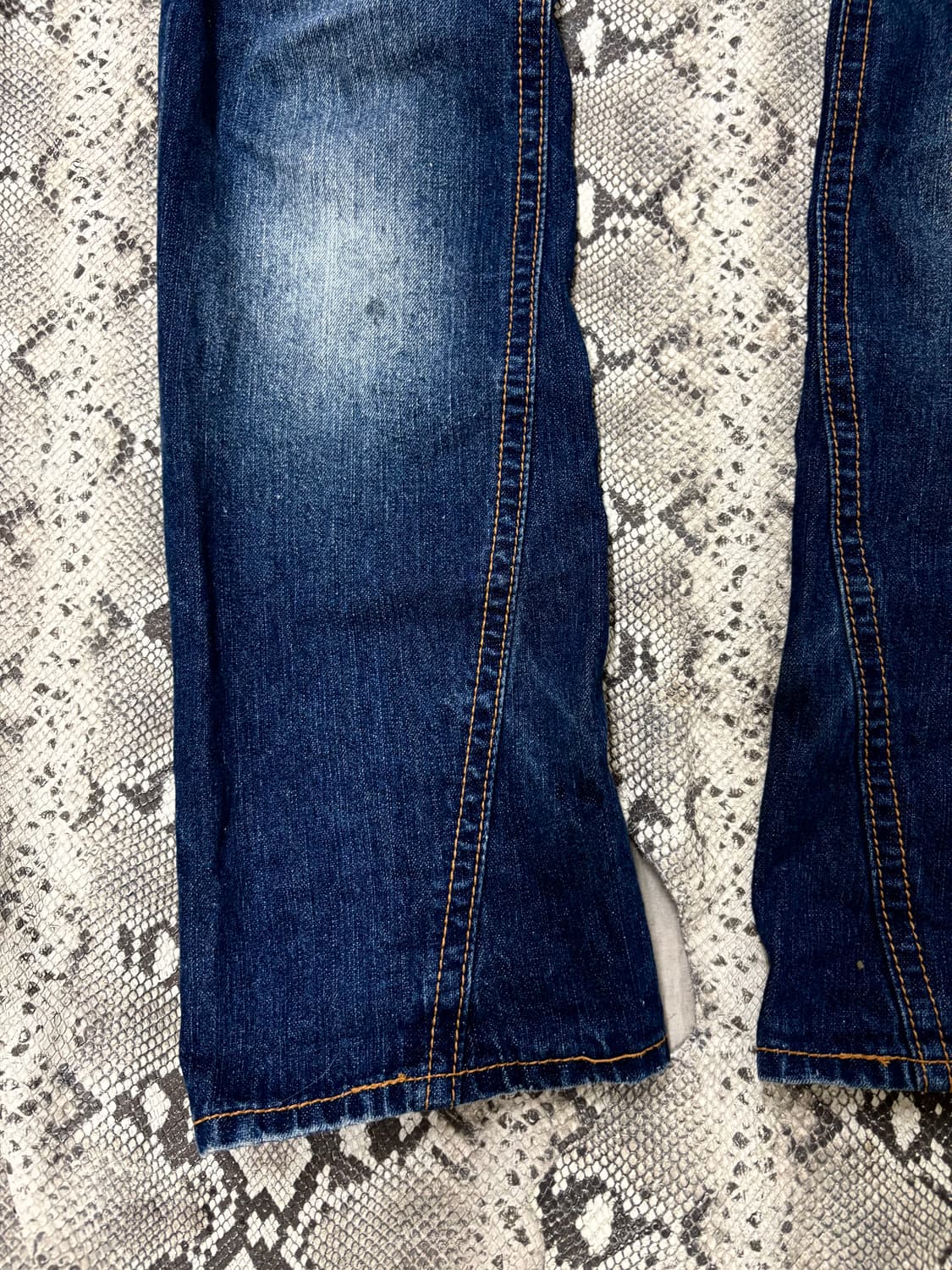 “Vintage” Kitsch Mood Back Print Pants 상품이미지5
